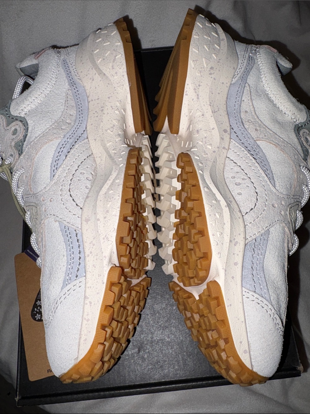 NWT Flower Mountain Wave Sneaker in White - Picture 14 of 16